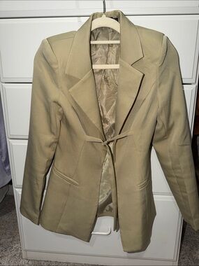 PRETTYLITTLETHING blazer